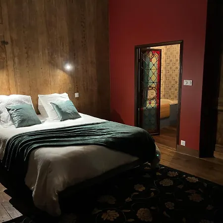 Mercier De Montigny - Les Du Beffroi - Et Massage Fougeres