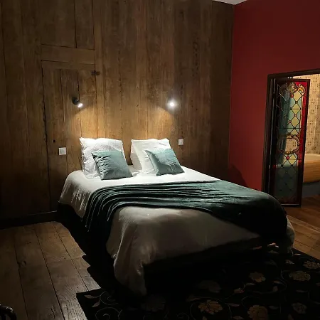 Mercier De Montigny - Les Du Beffroi - Et Massage Fougeres