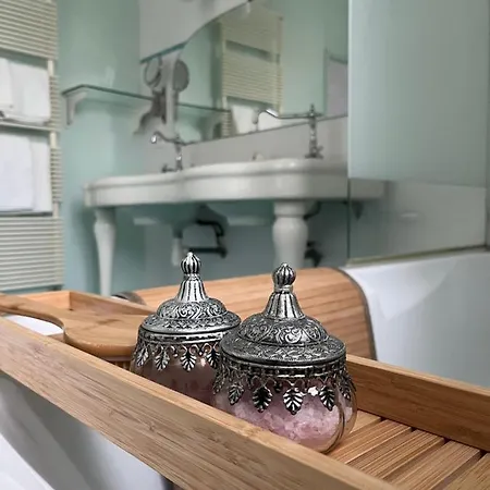 Mercier De Montigny - Les Du Beffroi - Et Massage Fougeres
