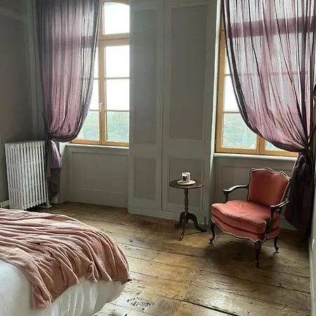 Mercier De Montigny - Les Du Beffroi - Et Massage * Fougeres