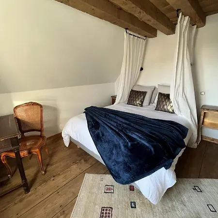 Mercier De Montigny - Les Du Beffroi - Et Massage Bed & Breakfast Fougeres